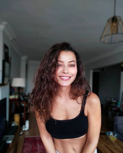 Müjde Uzman seksi ifşa fotoğrafı 52