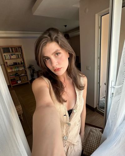 Naz Çağla Irmak seksi ifşa fotoğrafı 9