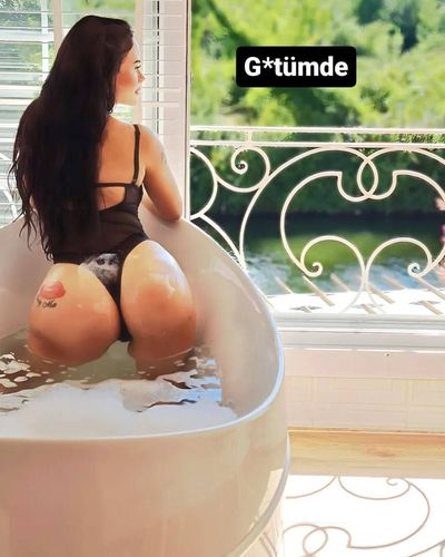 Naz Mila seksi ifşa fotoğrafı 12