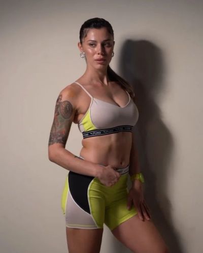 Nefise Karatay seksi ifşa fotoğrafı 6