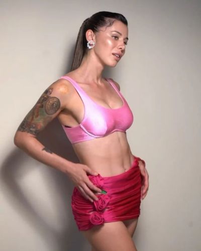 Nefise Karatay seksi ifşa fotoğrafı 8