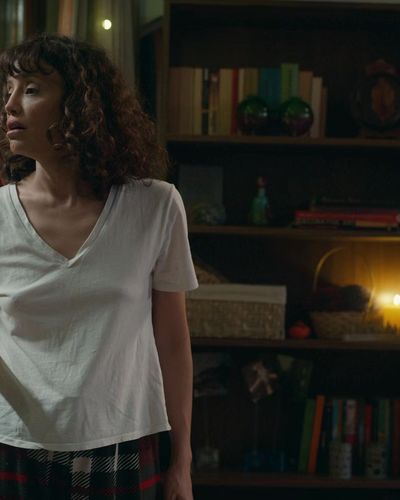 Nehir Erdoğan seksi ifşa fotoğrafı 3 — Mira: Her Şey Yolundaymış Gibi (2026)