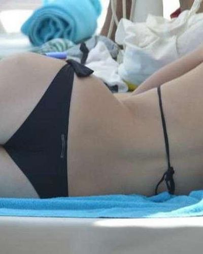 Neslihan Atagül seksi ifşa fotoğrafı 24 — Neslihan Atagül Sexy Photo Collection (2022)