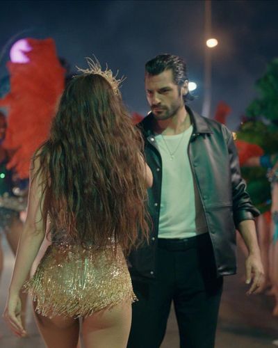 Neslihan Atagül seksi ifşa fotoğrafı 22 — Ah Belinda (2023)