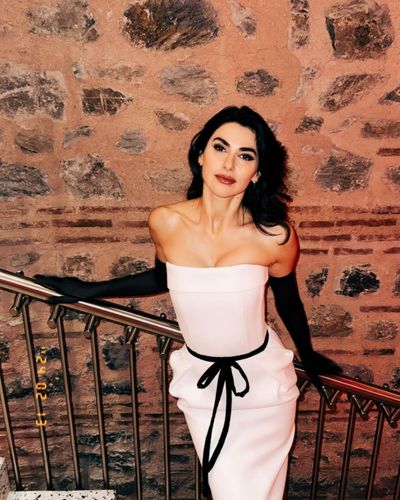 Nesrin Cavadzade seksi ifşa fotoğrafı 75893