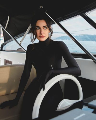 Nesrin Cavadzade seksi ifşa fotoğrafı 75818