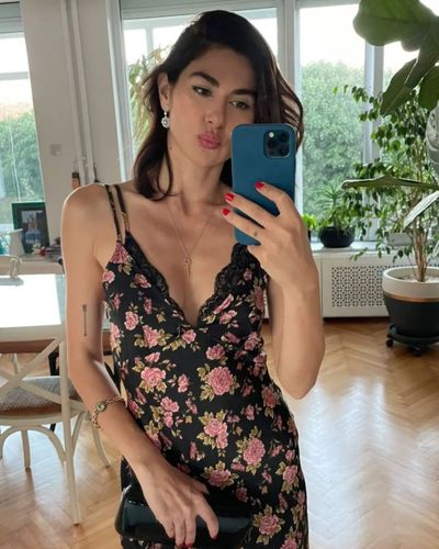 Nesrin Cavadzade seksi ifşa fotoğrafı 75770