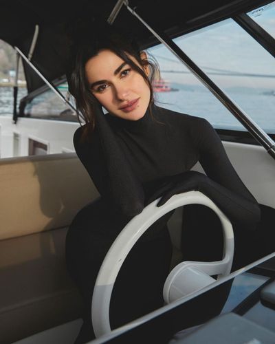 Nesrin Cavadzade seksi ifşa fotoğrafı 75716
