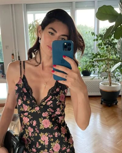 Nesrin Cavadzade seksi ifşa fotoğrafı 75701