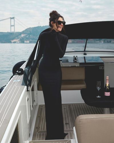 Nesrin Cavadzade seksi ifşa fotoğrafı 75691