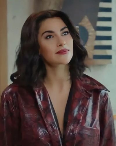 Nesrin Cavadzade seksi ifşa fotoğrafı 75640