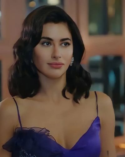Nesrin Cavadzade seksi ifşa fotoğrafı 75611