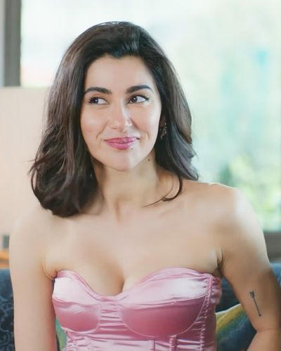 Nesrin Cavadzade seksi ifşa fotoğrafı 75559