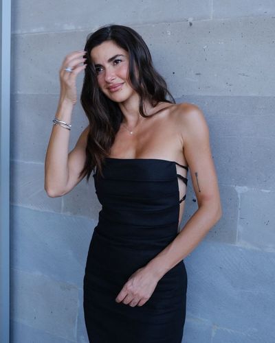 Nesrin Cavadzade seksi ifşa fotoğrafı 830