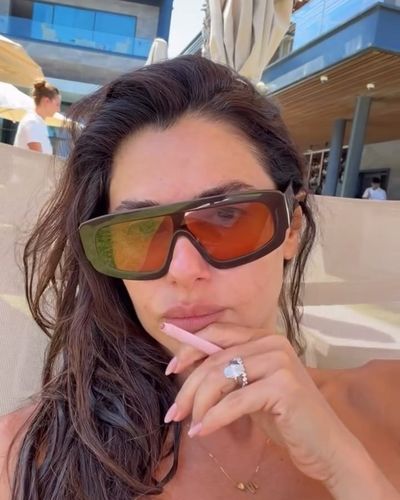 Nesrin Cavadzade seksi ifşa fotoğrafı 865