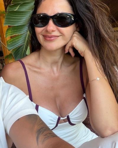 Nesrin Cavadzade seksi ifşa fotoğrafı 872
