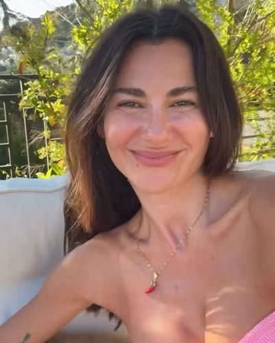 Nesrin Cavadzade seksi ifşa fotoğrafı 880