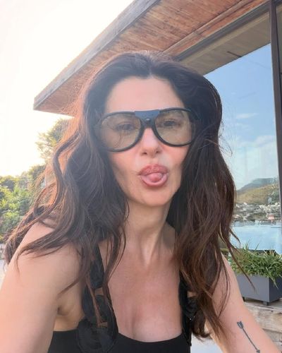 Nesrin Cavadzade seksi ifşa fotoğrafı 893