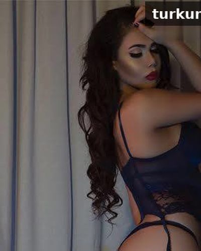 Nez Sayginer Sexy And Nude Photo Collection