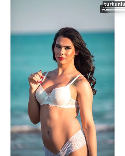 Nez Sayginer Sexy And Nude Photo Collection