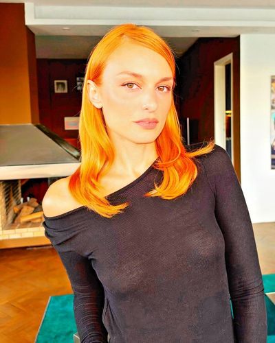 Nilperi Sahinkaya seksi ifşa fotoğrafı 19
