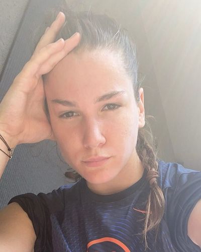 Nisa Bölükbaşı seksi ifşa fotoğrafı 39