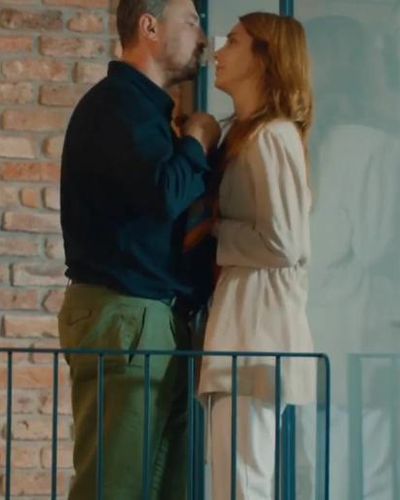 Nur Fettahoğlu seksi ifşa fotoğrafı 3 — Babil (2020)