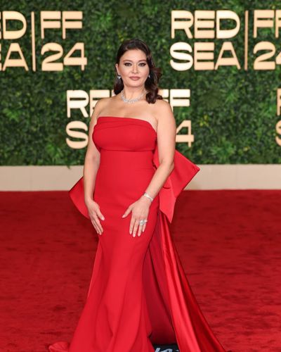 Nurgül Yeşilçay seksi ifşa fotoğrafı 117
