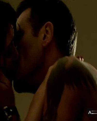 Nurgül Yeşilçay seksi ifşa fotoğrafı 1 — Aşk Kırmızı (2013)