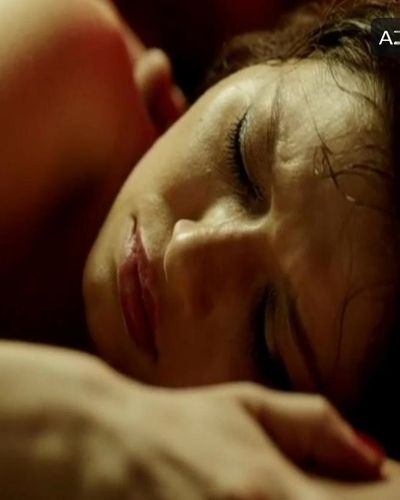 Nurgül Yeşilçay seksi ifşa fotoğrafı 5 — Aşk Kırmızı (2013)