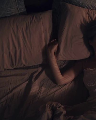 Oya Unustası seksi ifşa fotoğrafı 4 — Masumiyet Müzesi (2026)