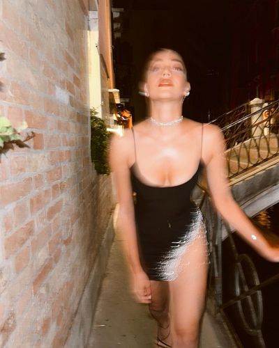 Özge Özacar seksi ifşa fotoğrafı 462