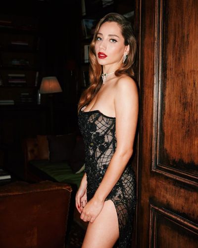 Özge Özacar seksi ifşa fotoğrafı 472