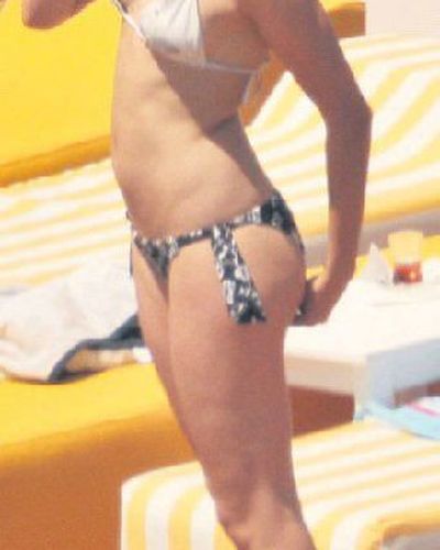 Özge Özpirinççi seksi ifşa fotoğrafı 68