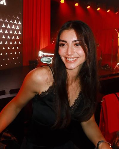 Özge Törer seksi ifşa fotoğrafı 17