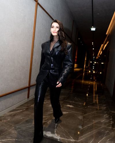 Özge Törer seksi ifşa fotoğrafı 4