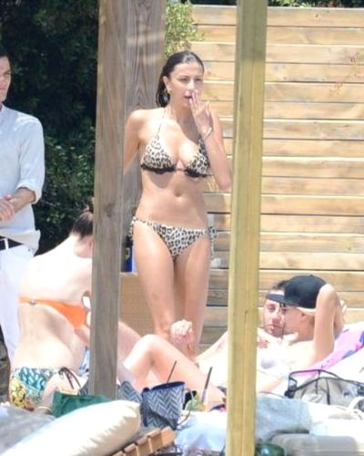 Özge Ulusoy seksi ifşa fotoğrafı 159