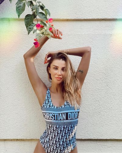 Özge Ulusoy seksi ifşa fotoğrafı 25