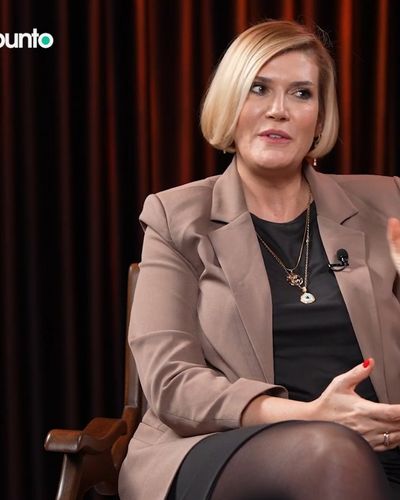 Özge Uzun seksi ifşa fotoğrafı 21