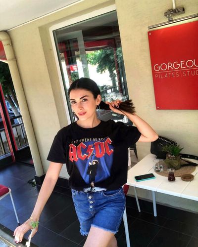 Özge Yağız seksi ifşa fotoğrafı 25328