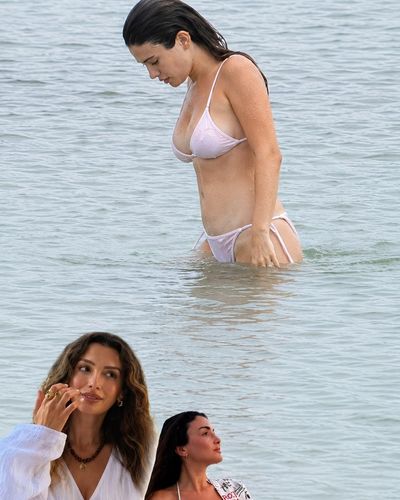 Özge Yağız seksi ifşa fotoğrafı 247