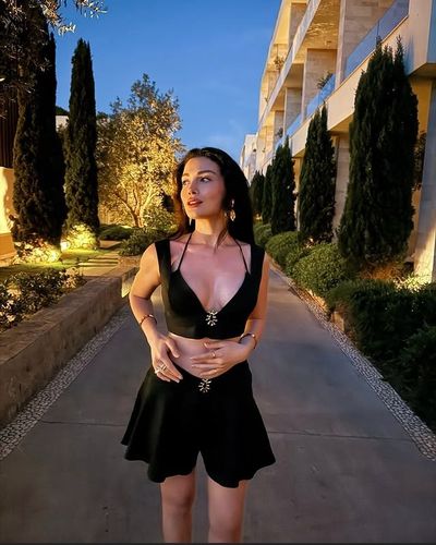 Özge Yağız seksi ifşa fotoğrafı 254