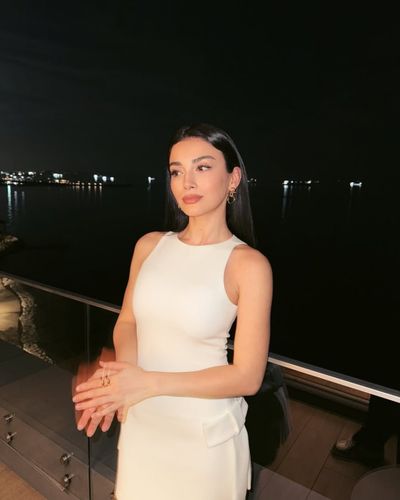 Özge Yağız seksi ifşa fotoğrafı 27