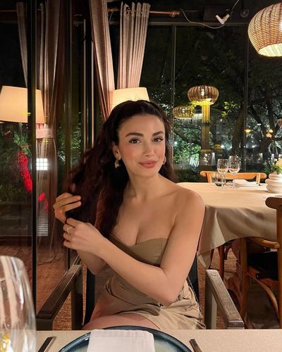 Özge Yağız seksi ifşa fotoğrafı 2