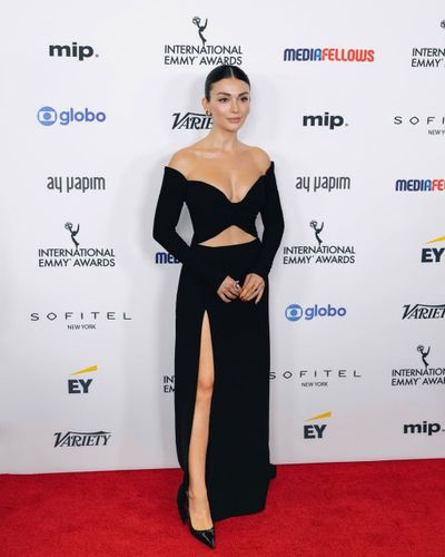 Özge Yağız seksi ifşa fotoğrafı 49