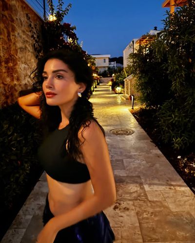 Özge Yağız seksi ifşa fotoğrafı 68