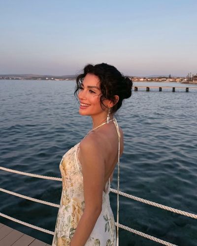 Özge Yağız seksi ifşa fotoğrafı 8