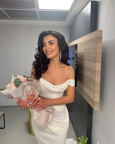 Özge Yağız seksi ifşa fotoğrafı 95