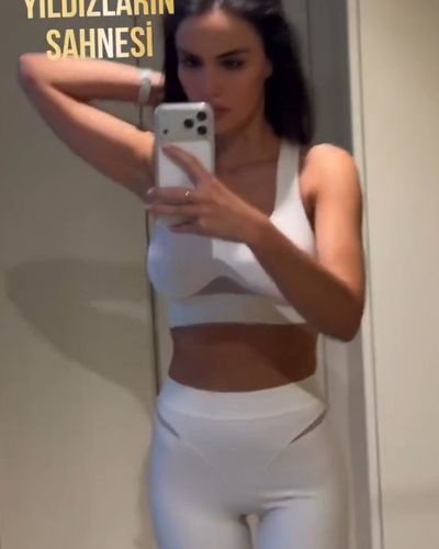 Özgü Kaya seksi ifşa fotoğrafı 431