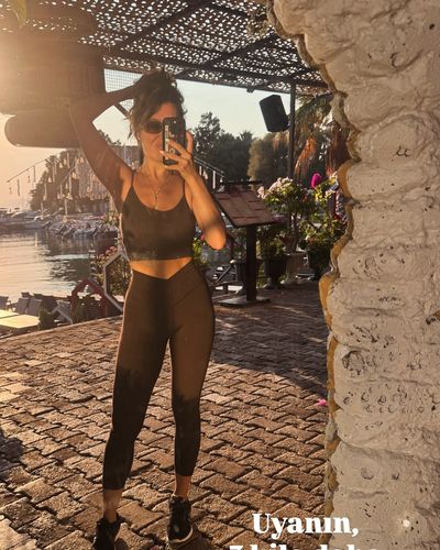 Özgün Bayraktar seksi ifşa fotoğrafı 9